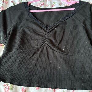 2/25$🍓⭐️ Cropped top Black V-Neck Ruched Women's Top